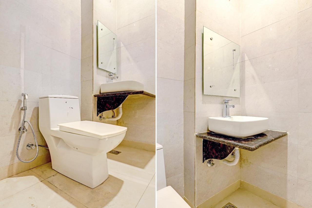Collection O Hotel Aditya Palace Near Leisure Valley Park 구르가온 외부 사진